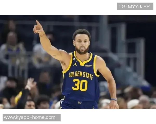 迪文赞库里赛季首日体型完美水花自律令人惊叹 迪文赞库里赛季首日体型完美水花自律令人惊叹